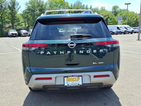Used 2024 Nissan Pathfinder SL AWD/4WD image 5