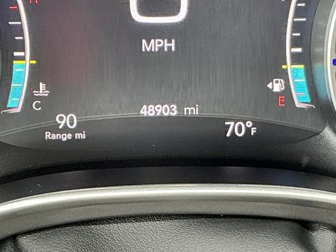 Used 2023 Chrysler Pacifica Touring-L FWD image 28