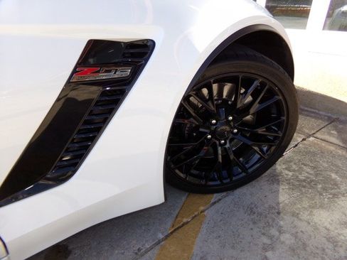 Used 2016 Chevrolet Corvette Z06 w/ 3LZ Preferred Equipment Group RWD image 24