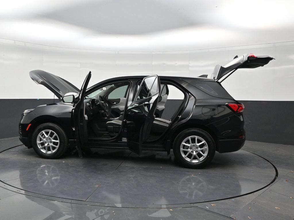 Used 2024 Chevrolet Equinox LS w/ Driver Confidence II Package FWD image 30
