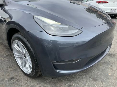 Used 2023 Tesla Model Y 2WD image 76