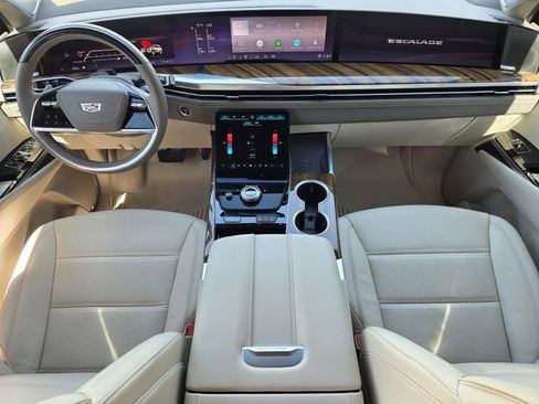 Used 2026 Cadillac Escalade Platinum Sport w/ LPO, Floor Liner Package image 21