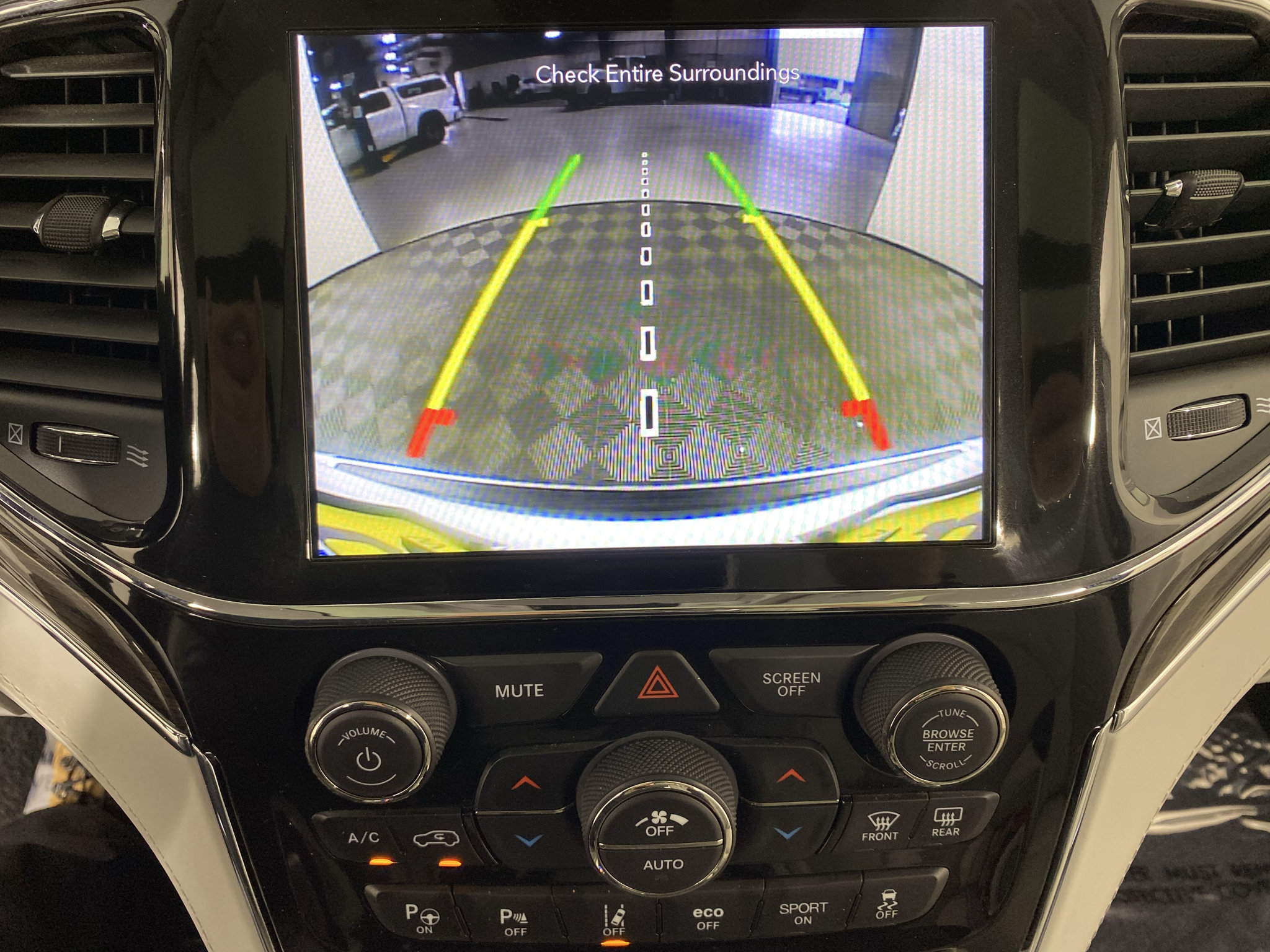 Used 2021 Jeep Grand Cherokee Summit AWD/4WD image 19