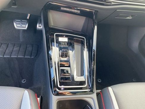New 2025 Volkswagen GTI SE FWD image 32