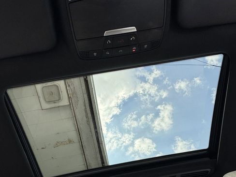 Used 2017 Mercedes-Benz E 300 image 27