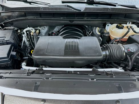 Used 2024 Chevrolet Suburban RST w/ Luxury Package image 33