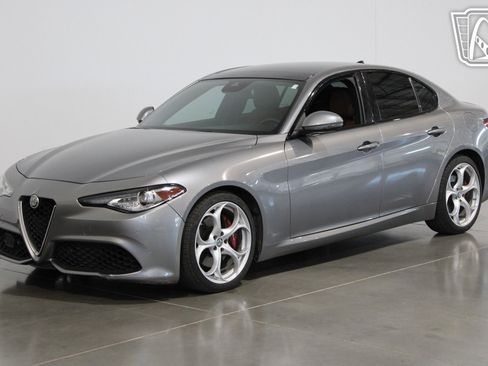 Used 2020 Alfa Romeo Giulia Ti Sport image 28