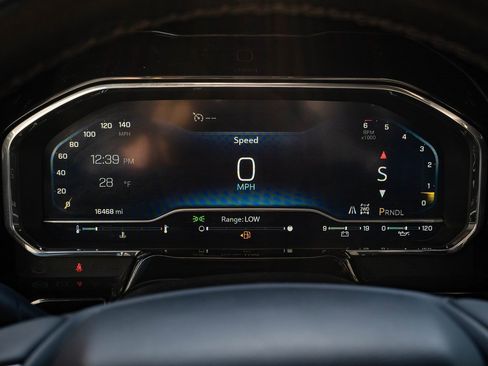 Used 2025 Chevrolet Silverado 1500 LT image 29