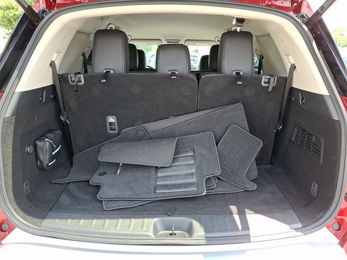 Certified 2024 Nissan Pathfinder SL w/ Cargo Package AWD/4WD image 29