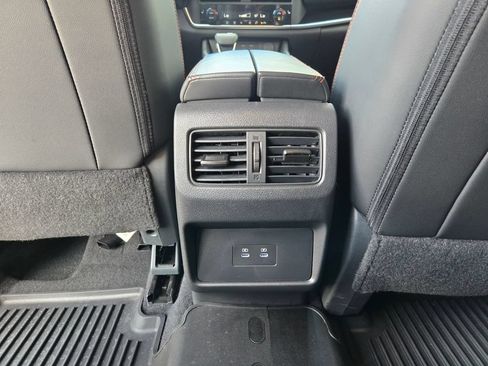 Used 2025 Nissan Rogue SV AWD/4WD image 33