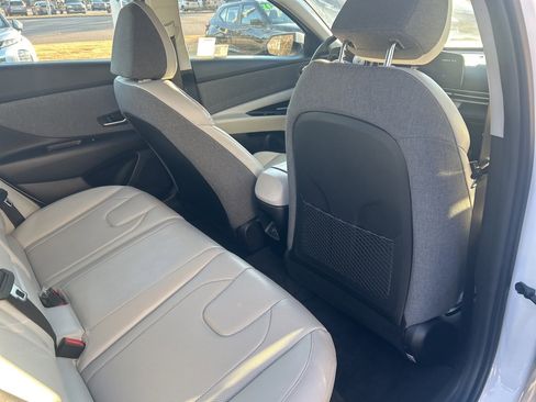 Used 2025 Hyundai Elantra Limited image 38