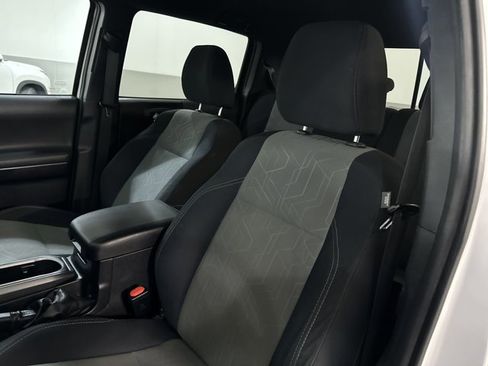Used 2020 Toyota Tacoma TRD Off-Road image 13