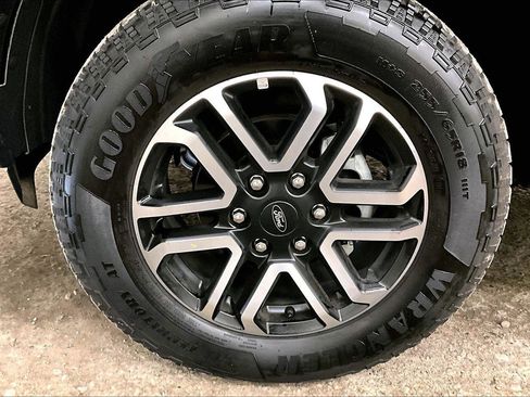 Certified 2024 Ford Ranger Lariat w/ Advanced Towing Package image 8