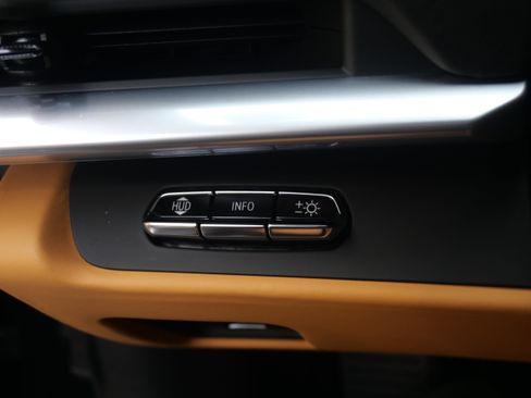 Used 2022 Chevrolet Corvette Stingray Premium Cpe w/ Z51 Performance Package image 15