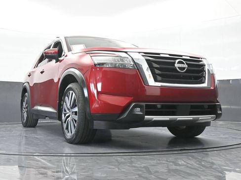 Used 2022 Nissan Pathfinder Platinum w/ Cargo Package FWD image 76