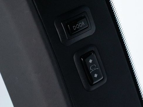 Certified 2022 Rolls-Royce Cullinan AWD/4WD image 31