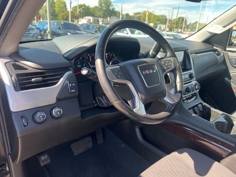 Used 2019 GMC Yukon XL SLE w/ SLE Value Package image 7