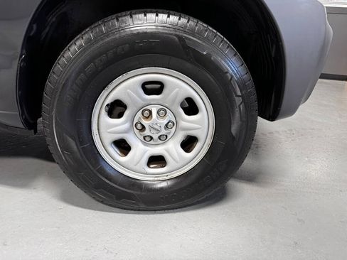 Used 2015 Nissan Xterra X w/ Nevada Tow Package image 2