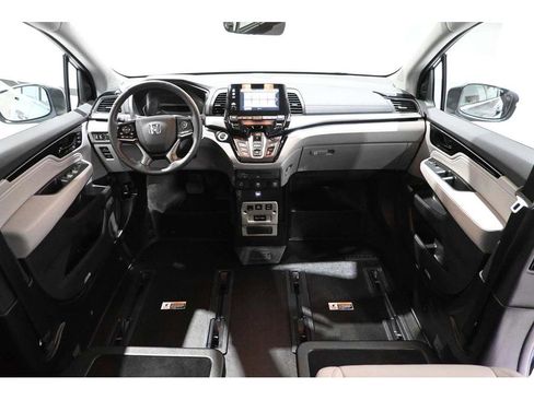 Used 2023 Honda Odyssey Touring image 21