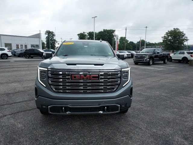 Used 2023 GMC Sierra 1500 Denali w/ Technology Package AWD/4WD image 6