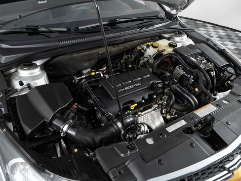 Used 2012 Chevrolet Cruze LT w/ RS Package image 38
