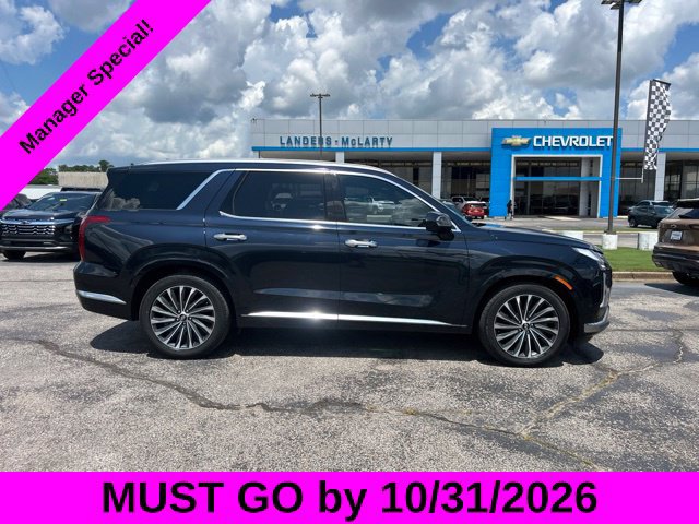 Used 2023 Hyundai Palisade Calligraphy FWD image 2