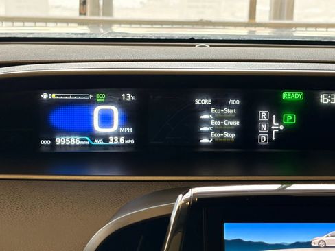 Used 2017 Toyota Prius Prime Premium image 28