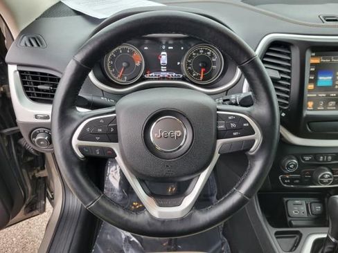Used 2017 Jeep Cherokee Limited FWD image 21