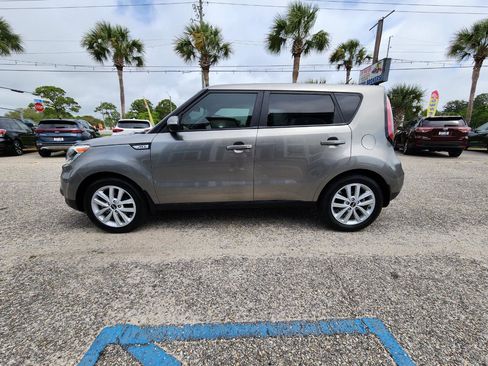 Used 2019 Kia Soul + FWD image 2