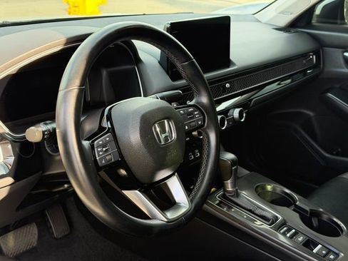 Used 2022 Honda Civic Touring image 10