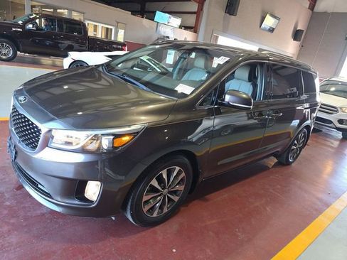 Used 2016 Kia Sedona SX image 1