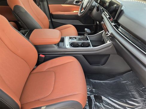 New 2026 Kia Carnival EX image 10