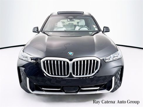 Used 2024 BMW X5 xDrive40i w/ Premium Package image 2