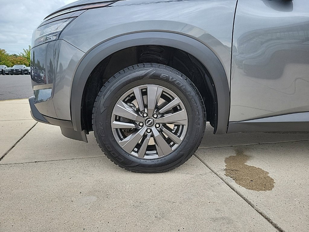 Used 2022 Nissan Pathfinder SV AWD/4WD image 8