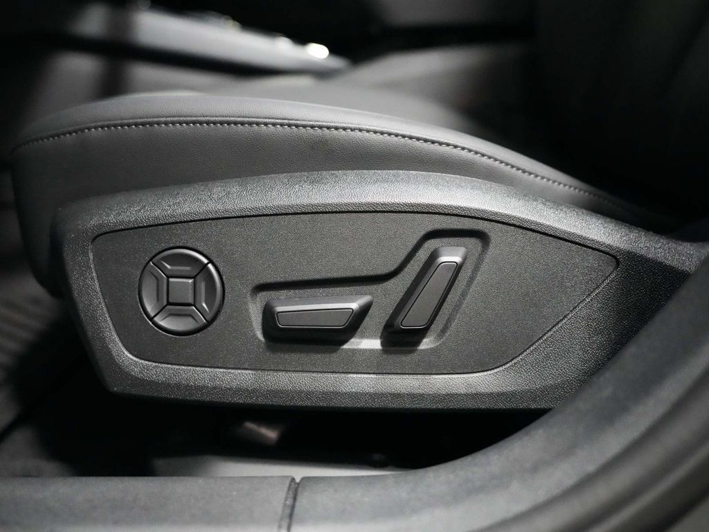 Used 2025 Audi A5 2.0T Premium Plus w/ Premium Plus AWD/4WD image 31