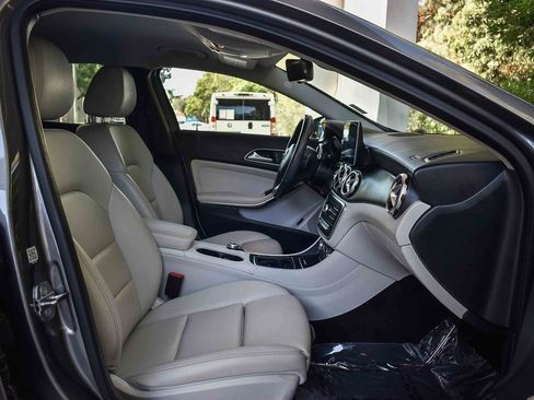 Used 2019 Mercedes-Benz GLA 250 4MATIC image 15