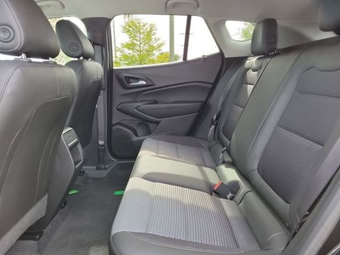 Used 2025 Chevrolet Trax LT w/ Driver Confidence Package FWD image 11
