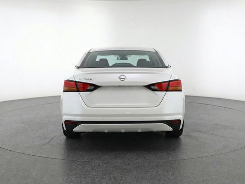 Used 2025 Nissan Altima 2.5 SV FWD image 7