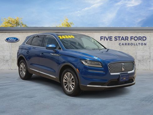 Used 2021 Lincoln Nautilus Reserve AWD/4WD image 2