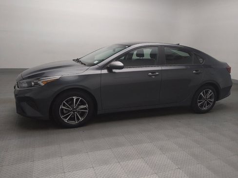 Used 2023 Kia Forte LXS image 2