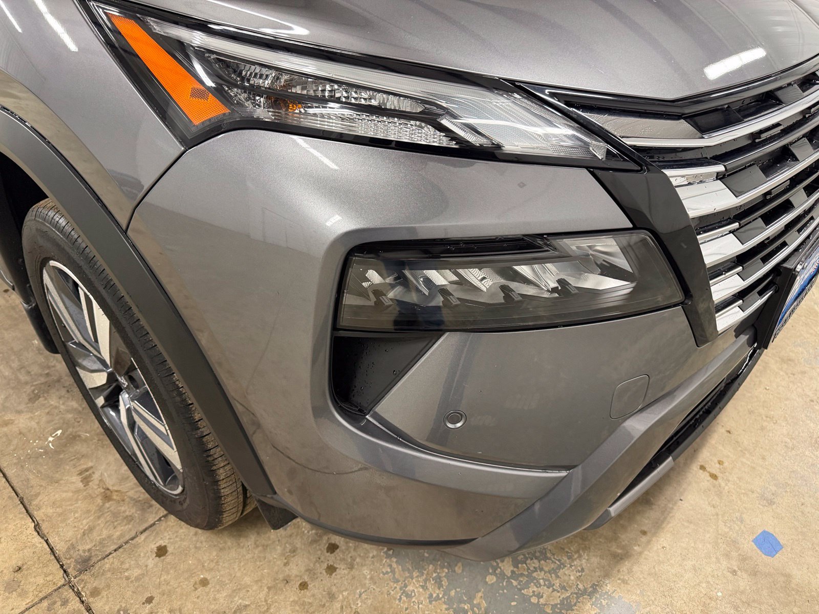 Used 2025 Nissan Rogue SL AWD/4WD image 4