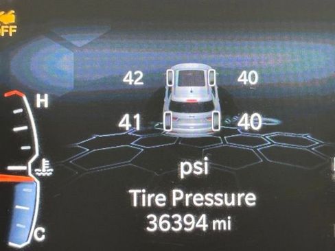 Used 2024 Jeep Compass Latitude image 27