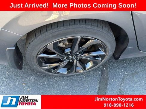 Used 2019 Honda Civic Sport image 8