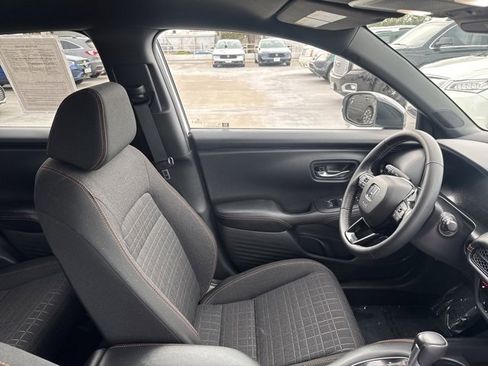 Used 2025 Honda HR-V Sport image 11
