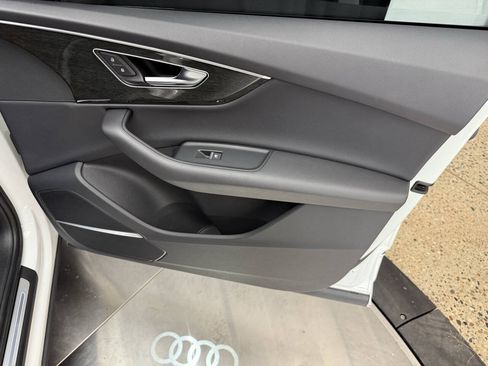 Used 2022 Audi Q7 2.0T Premium Plus w/ Premium Plus Package AWD/4WD image 31