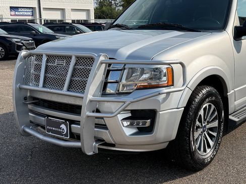 Used 2015 Ford Expedition XLT w/ Equipment Group 202A RWD image 14