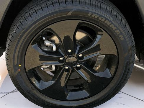 Used 2020 Jeep Compass Latitude image 5