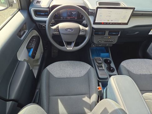 Used 2025 Ford Maverick XLT image 11