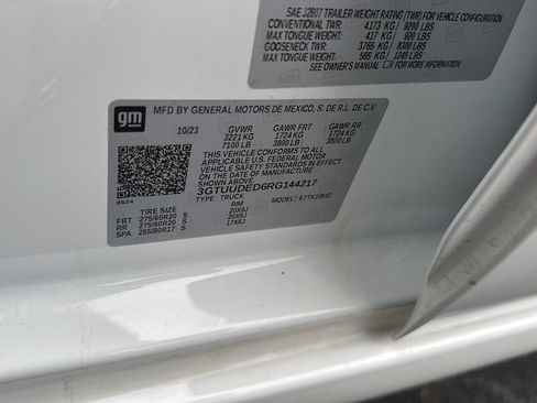 Used 2024 GMC Sierra 1500 SLT w/ SLT Premium Plus Package image 40