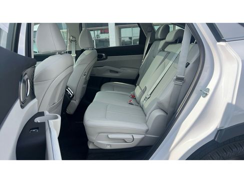 Used 2026 Kia Sorento S w/ S Panoramic Sunroof Package FWD image 22